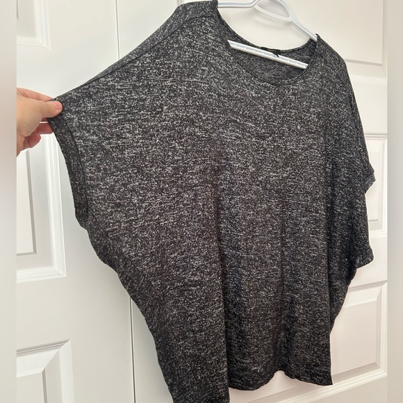 Quince Charcoal Heathered Dropped Shoulder Short Sleeve Top - Picture 3 of 4